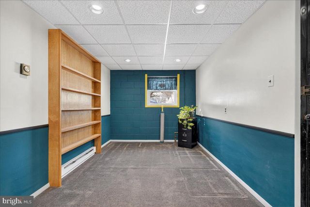 8 RED CLOUD CIR, Royersford, PA 19468