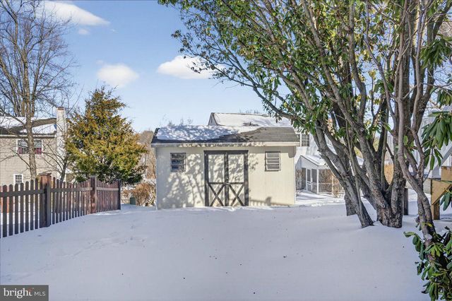 8 RED CLOUD CIR, Royersford, PA 19468