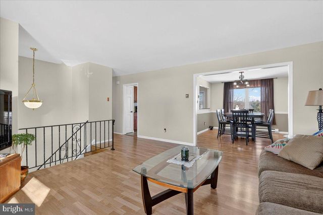 8 RED CLOUD CIR, Royersford, PA 19468