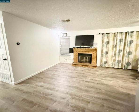 405 Weymouth, Hercules, CA 94547
