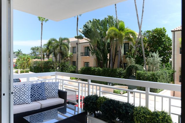 250 Bradley Place 210, Palm Beach, FL 33480