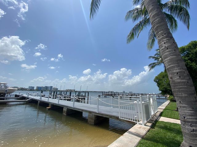 250 Bradley Place 210, Palm Beach, FL 33480