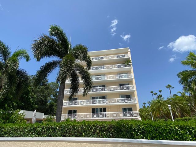 250 Bradley Place 210, Palm Beach, FL 33480