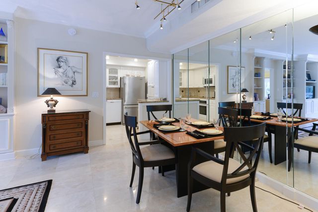 250 Bradley Place 210, Palm Beach, FL 33480