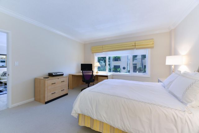 250 Bradley Place 210, Palm Beach, FL 33480