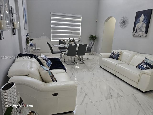 13995 SW 154th St 1, Miami, FL 33177