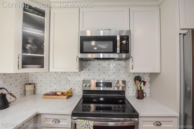 8426 Cooley Beach Drive, White Lake Charter Township, MI 48386