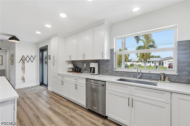 2835 SE 18th AVE, Cape Coral, FL 33904