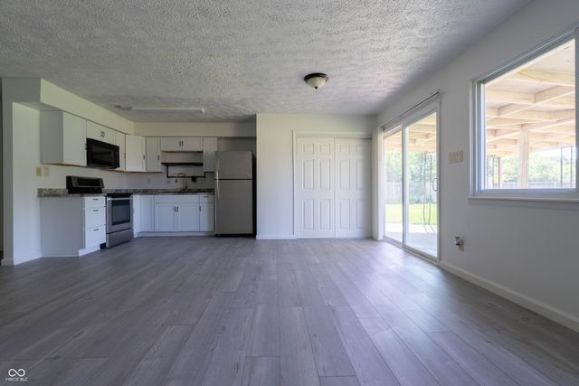 3533 Holly Circle, Indianapolis, IN 46227