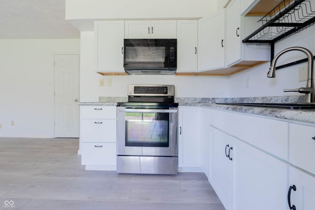 3533 Holly Circle, Indianapolis, IN 46227