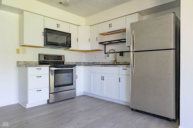 3533 Holly Circle, Indianapolis, IN 46227