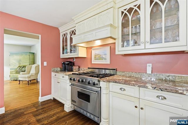 558 Green Lane, River Vale, NJ 07675