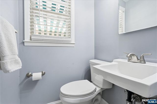 558 Green Lane, River Vale, NJ 07675