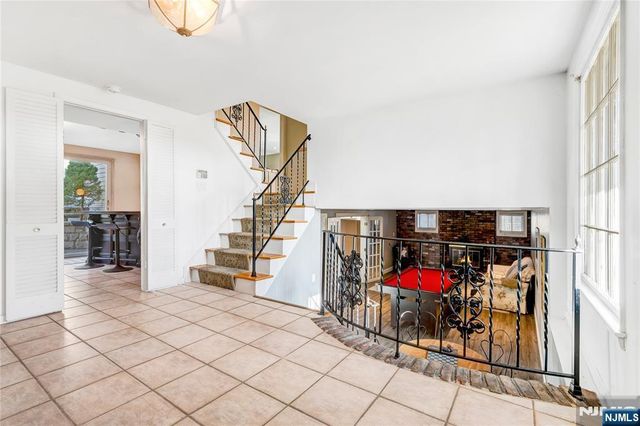 558 Green Lane, River Vale, NJ 07675