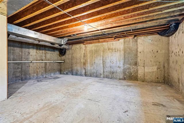 558 Green Lane, River Vale, NJ 07675
