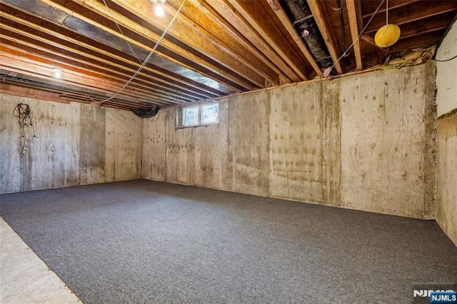 558 Green Lane, River Vale, NJ 07675
