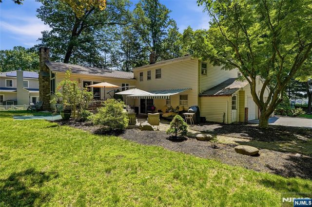 558 Green Lane, River Vale, NJ 07675