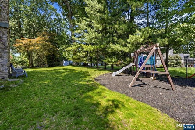 558 Green Lane, River Vale, NJ 07675