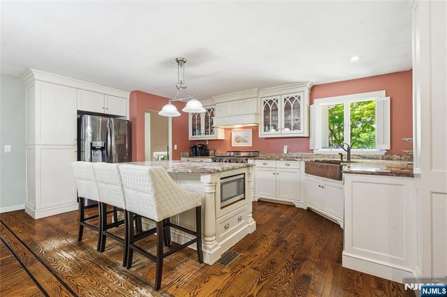 558 Green Lane, River Vale, NJ 07675