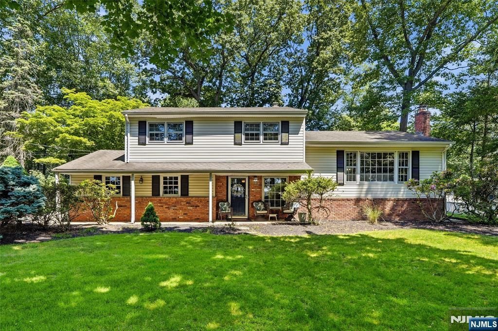 558 Green Lane, River Vale, NJ 07675