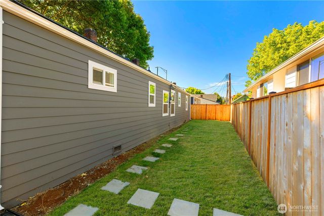 1314 N 3rd Street, Renton, WA 98057