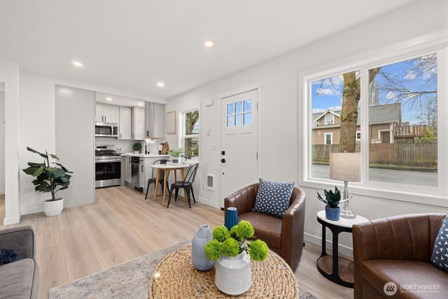 1314 N 3rd Street, Renton, WA 98057