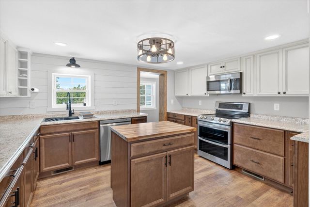 1115 Highlandville Road, Highlandville, MO 65669