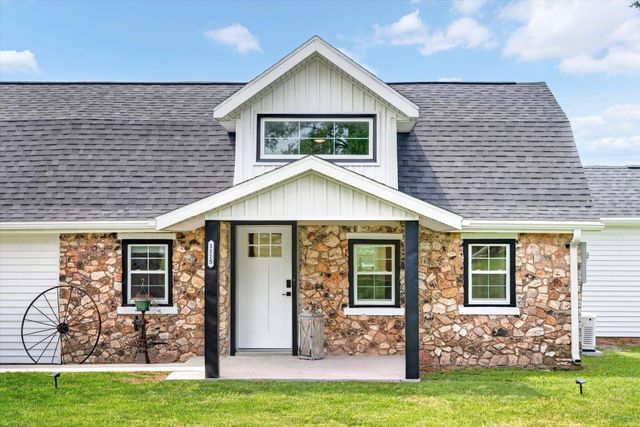 1115 Highlandville Road, Highlandville, MO 65669