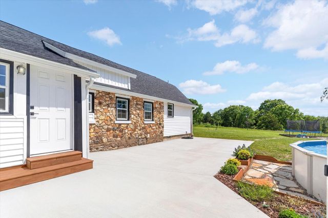 1115 Highlandville Road, Highlandville, MO 65669