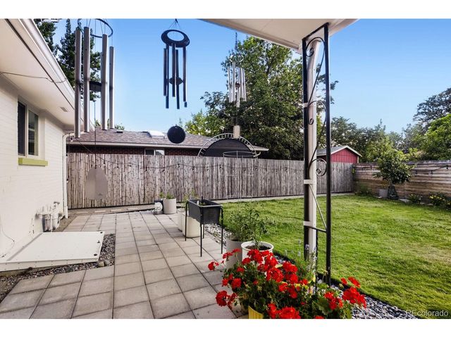 1241 Vivian St, Longmont, CO 80501