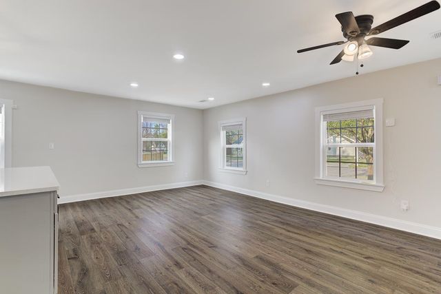 960 DILLWORTH ST, Memphis, TN 38122