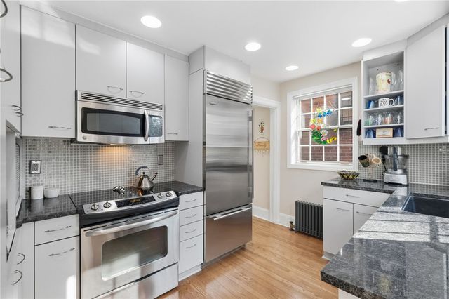 516 Roslyn Pl, Shadyside, PA 15232