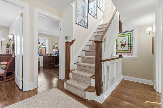 516 Roslyn Pl, Shadyside, PA 15232