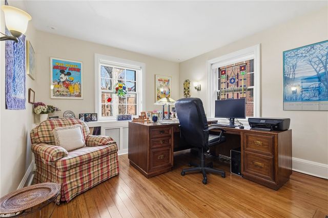 516 Roslyn Pl, Shadyside, PA 15232