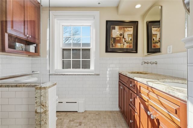 516 Roslyn Pl, Shadyside, PA 15232