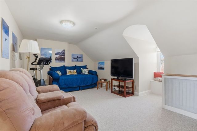 516 Roslyn Pl, Shadyside, PA 15232