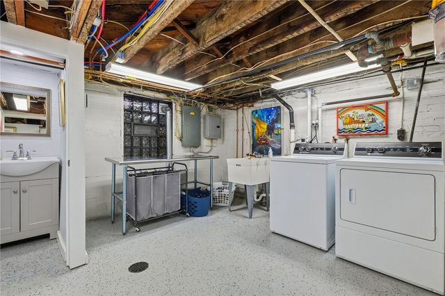 516 Roslyn Pl, Shadyside, PA 15232