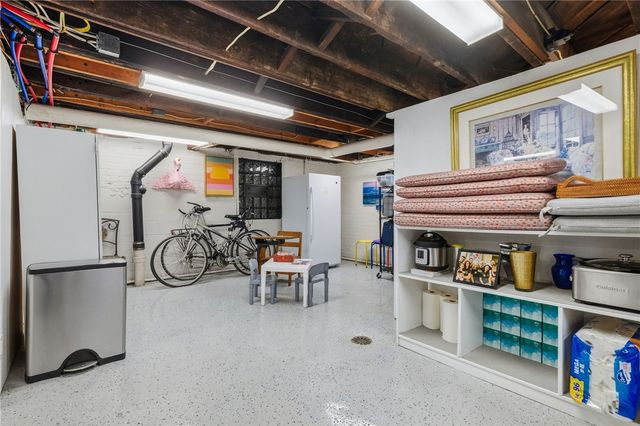 516 Roslyn Pl, Shadyside, PA 15232