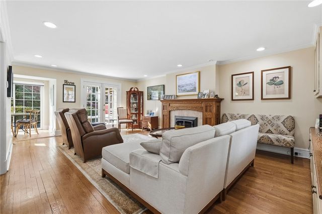 516 Roslyn Pl, Shadyside, PA 15232