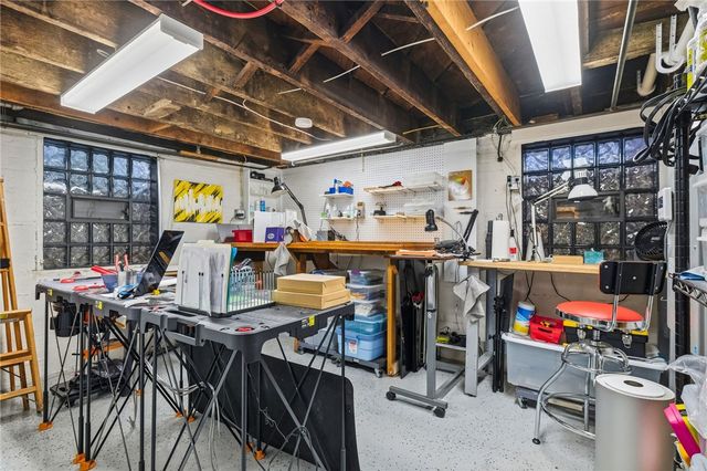 516 Roslyn Pl, Shadyside, PA 15232