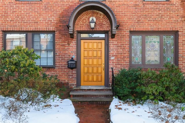 516 Roslyn Pl, Shadyside, PA 15232