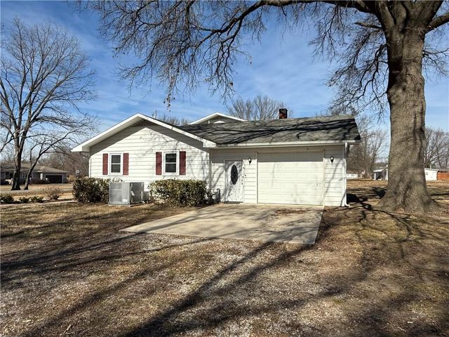 792 S 196th Street, Pittsburg, KS 66762