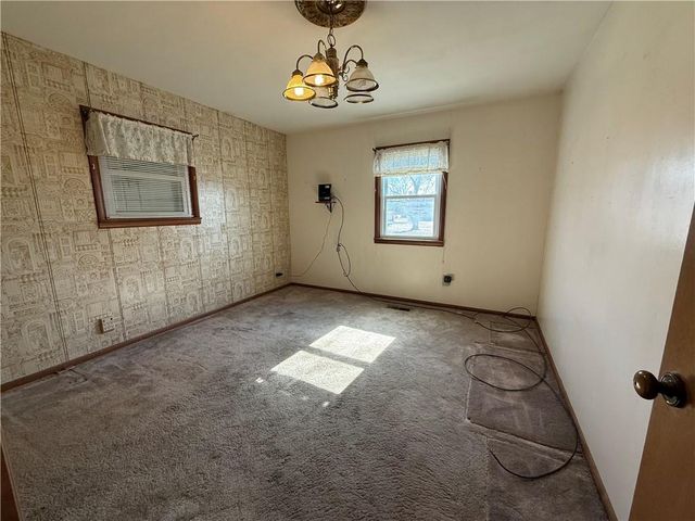 792 S 196th Street, Pittsburg, KS 66762