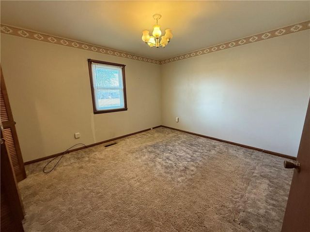 792 S 196th Street, Pittsburg, KS 66762