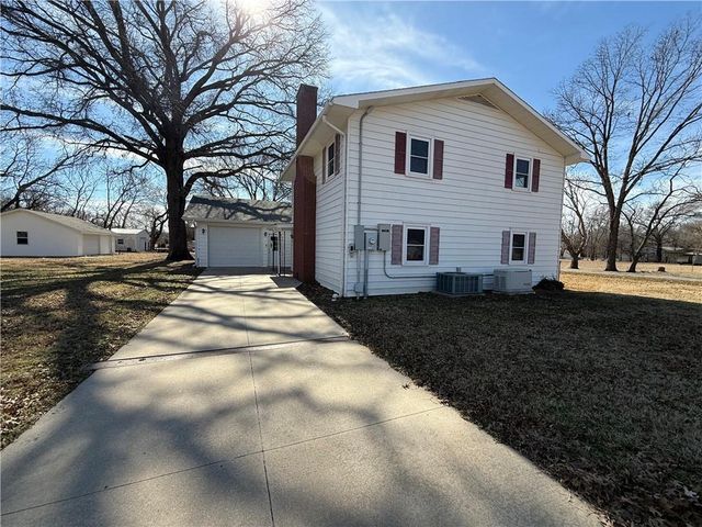 792 S 196th Street, Pittsburg, KS 66762