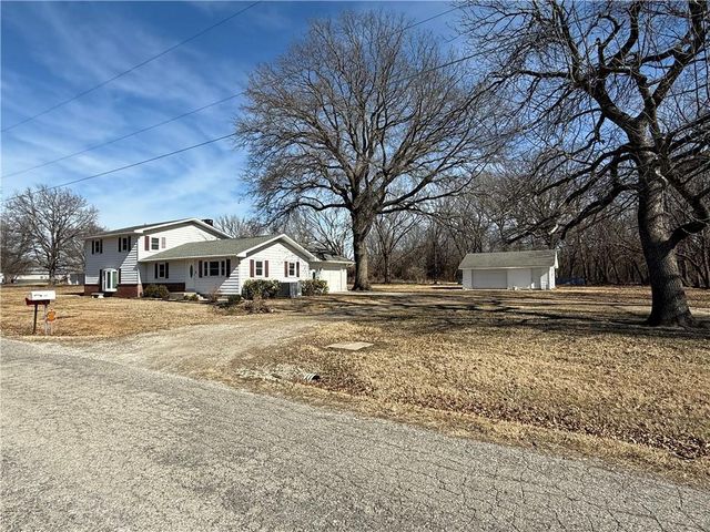792 S 196th Street, Pittsburg, KS 66762