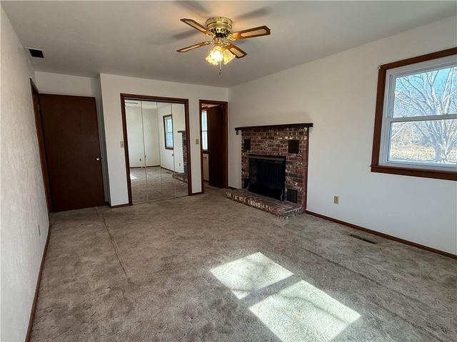 792 S 196th Street, Pittsburg, KS 66762