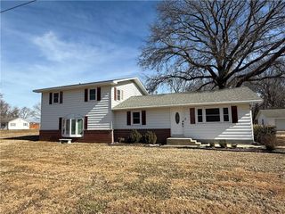 792 S 196th Street, Pittsburg, KS 66762