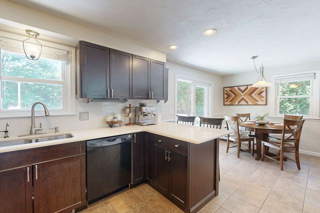 668 Summer St, Rockland, MA 02370