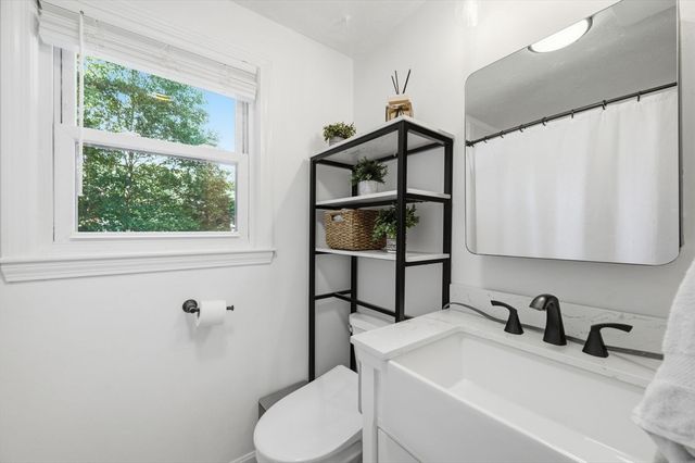 668 Summer St, Rockland, MA 02370